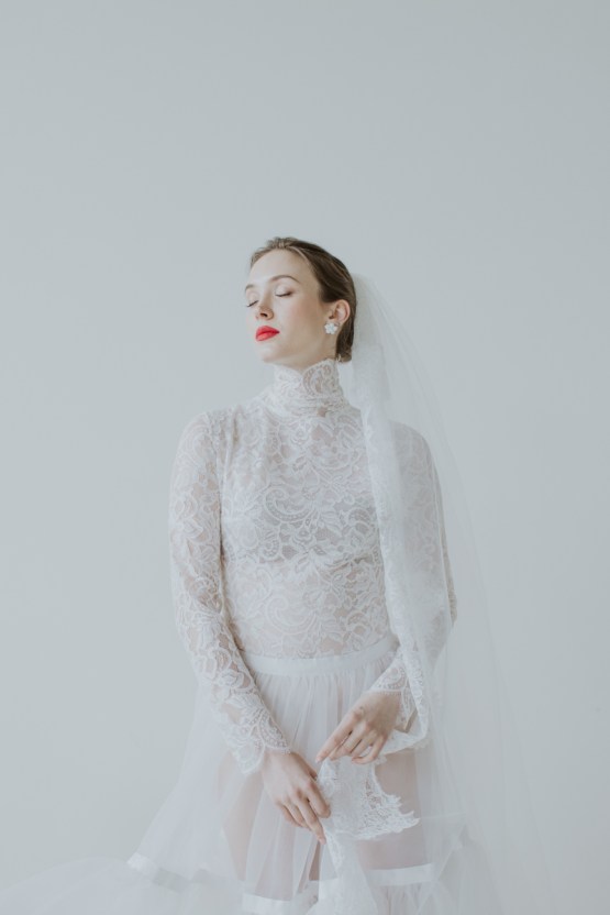 White and Taupe Minimalistic Wedding Inspiration – Vanessa Illi 37