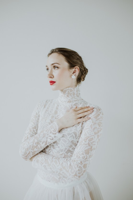 White and Taupe Minimalistic Wedding Inspiration – Vanessa Illi 40