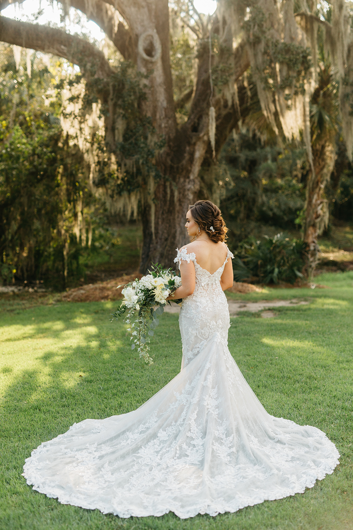 Magical Intimate Southern Wedding Under The Oak Trees – Pure Luxe Bride – Lydia Ruth Photography 26