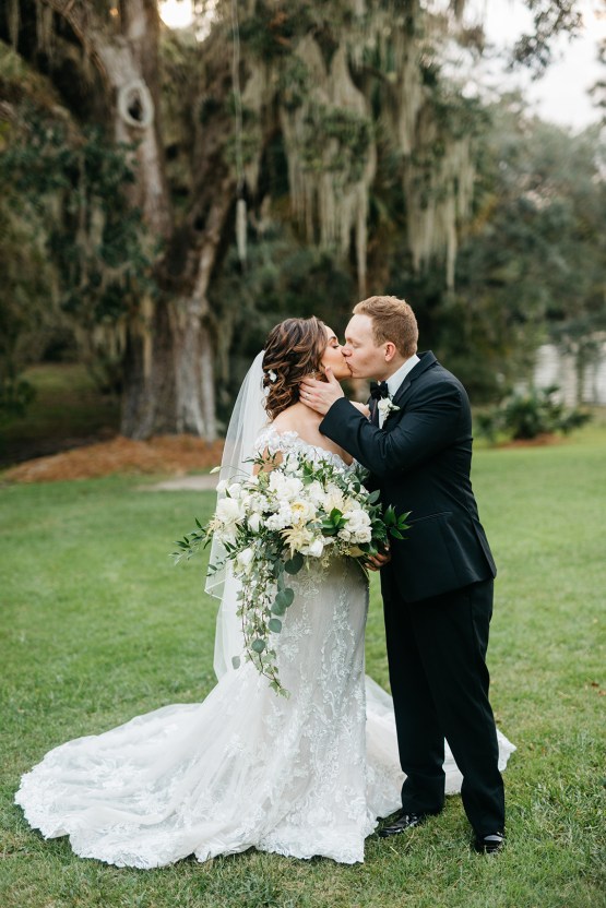 Magical Intimate Southern Wedding Under The Oak Trees – Pure Luxe Bride – Lydia Ruth Photography 49
