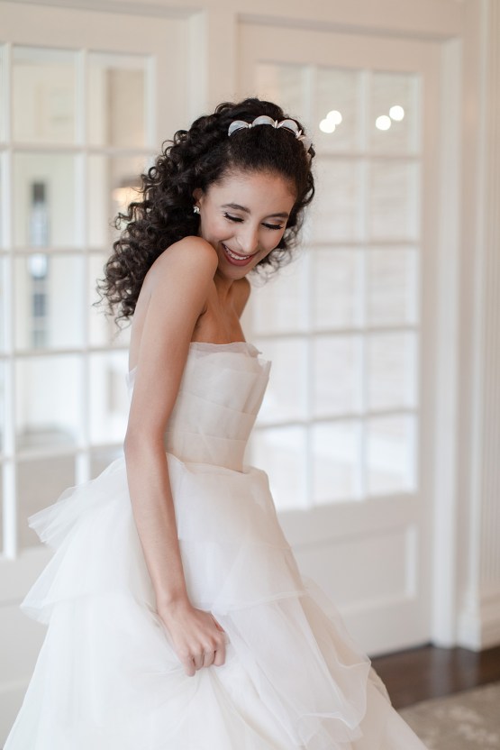 Modern and White Wedding Inspiration – Mandy Forlenza Sticos – Siobhan Stanton Photography – Amsale 17