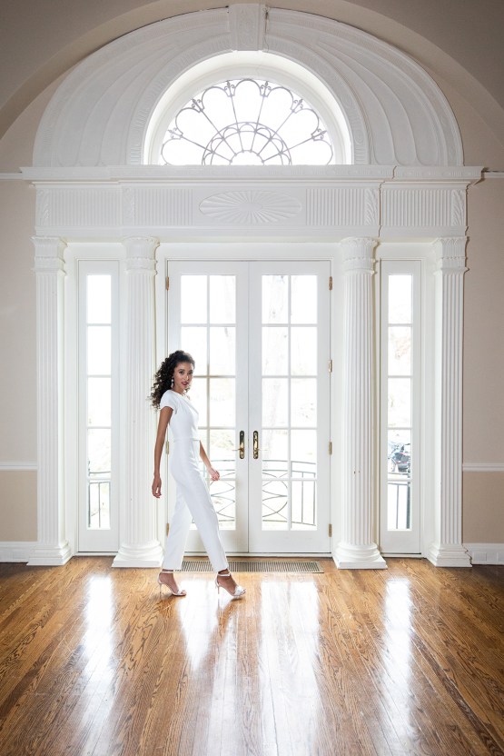 Modern and White Wedding Inspiration – Mandy Forlenza Sticos – Siobhan Stanton Photography – Amsale 22