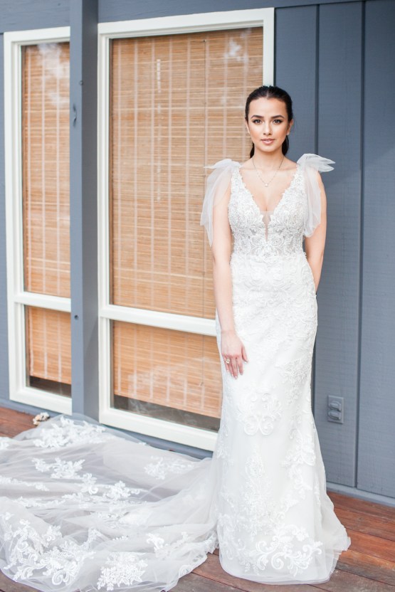 Maggie Sottero Pacific Northwest Beach Wedding Inspiration – Claire Eliza – Bridal Musings 14