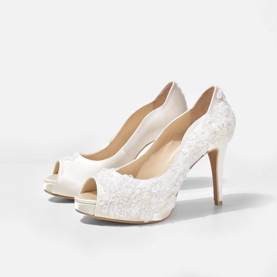 Zapatos de boda Christy Ng Ivory Lace - Los mejores lugares para comprar zapatos de boda Zapatos de novia 2