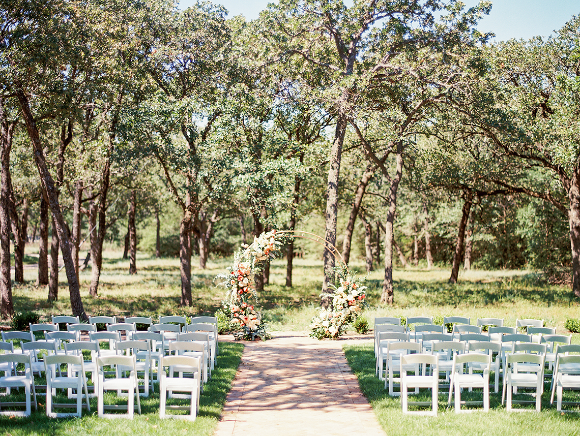 Zesty Citrus Wedding Ideas – The Grand Lady – Texas Wedding – Kristin La Voie Photography 2