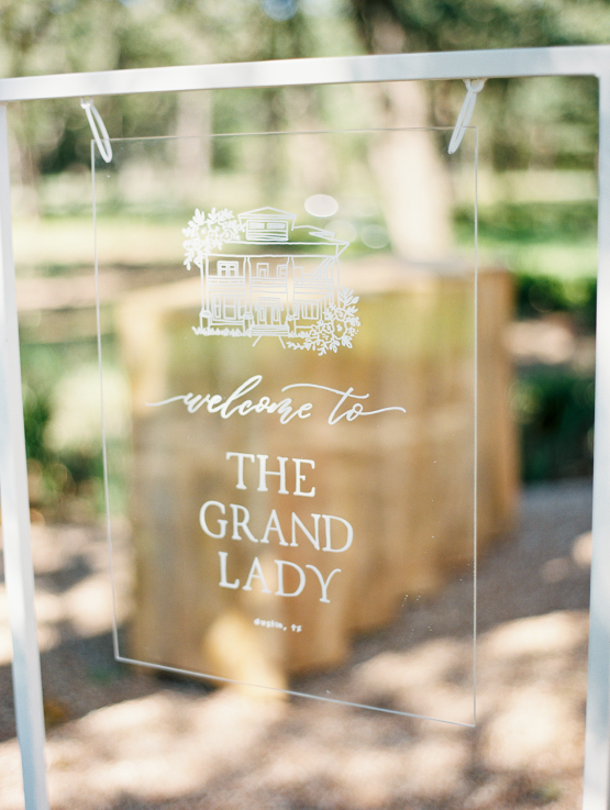 Zesty Citrus Wedding Ideas – The Grand Lady – Texas Wedding – Kristin La Voie Photography 25