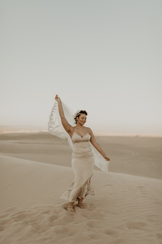 Desert Sand Dune Wedding Inspiration with Natural Hair Ideas for Black Brides – Tor Hawley – The LAW Bridal 31