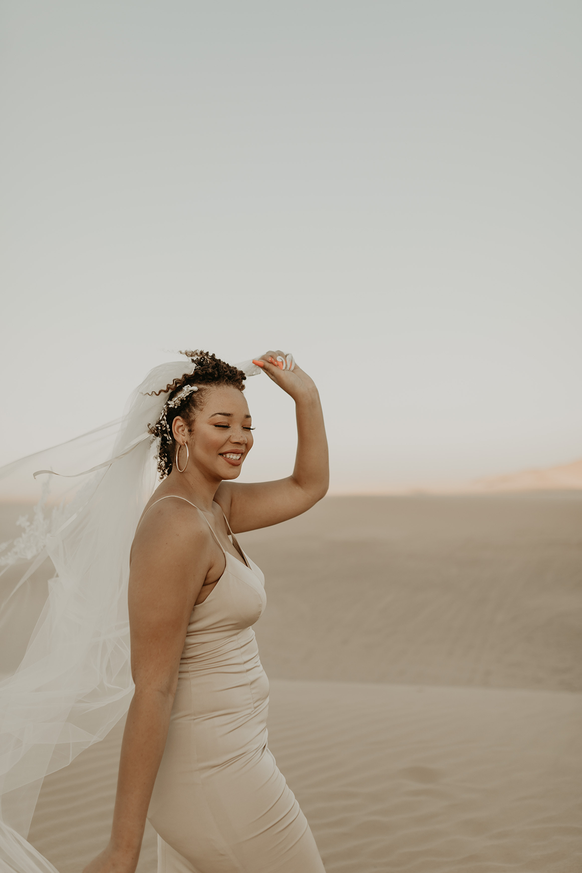 Desert Sand Dune Wedding Inspiration with Natural Hair Ideas for Black Brides – Tor Hawley – The LAW Bridal 32
