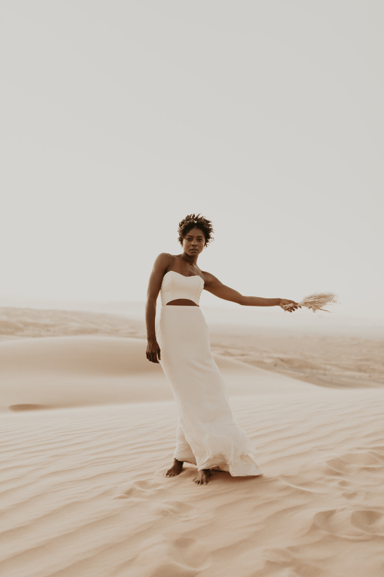 Desert Sand Dune Wedding Inspiration with Natural Hair Ideas for Black Brides – Tor Hawley – The LAW Bridal 40