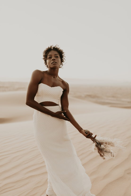 Desert Sand Dune Wedding Inspiration with Natural Hair Ideas for Black Brides – Tor Hawley – The LAW Bridal 41