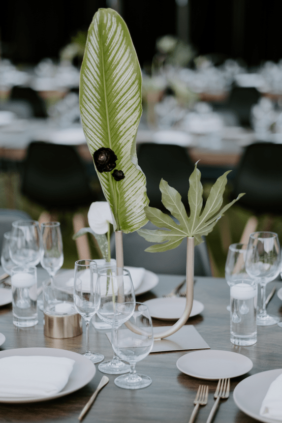 Ultra-Stylish Palm Springs Wedding with Modern Black Details – Frederick Loewe Estate – Mary Claire Roman 44
