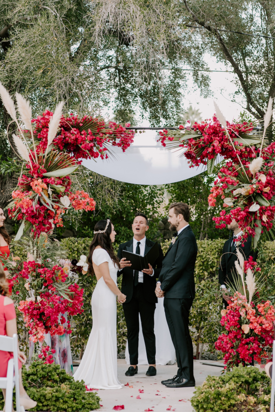 Ultra-Stylish Palm Springs Wedding with Modern Black Details – Frederick Loewe Estate – Mary Claire Roman 50