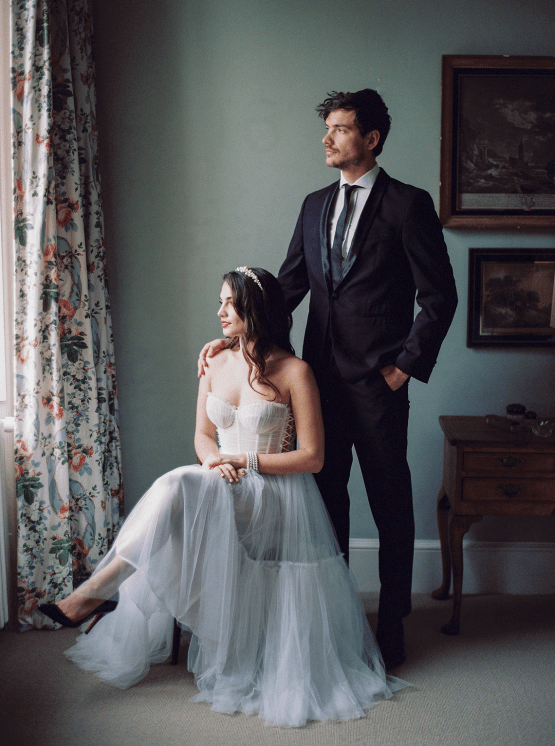 Upscale English Wedding Inspiration at Pylewell Park – Julie Michaelsen Photography 14