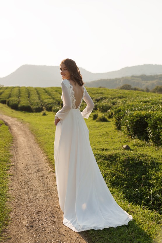 Feminine Simple Minimalistic Wedding Dresses by Mila Bridal 2020 2021 – Bridal Musings 15