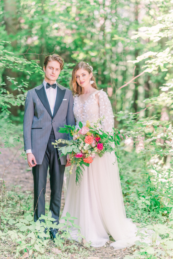 Beautiful and Ethereal Romanian Wedding Inspiration at Tarnita Lake – Ioana Porav Photography 4