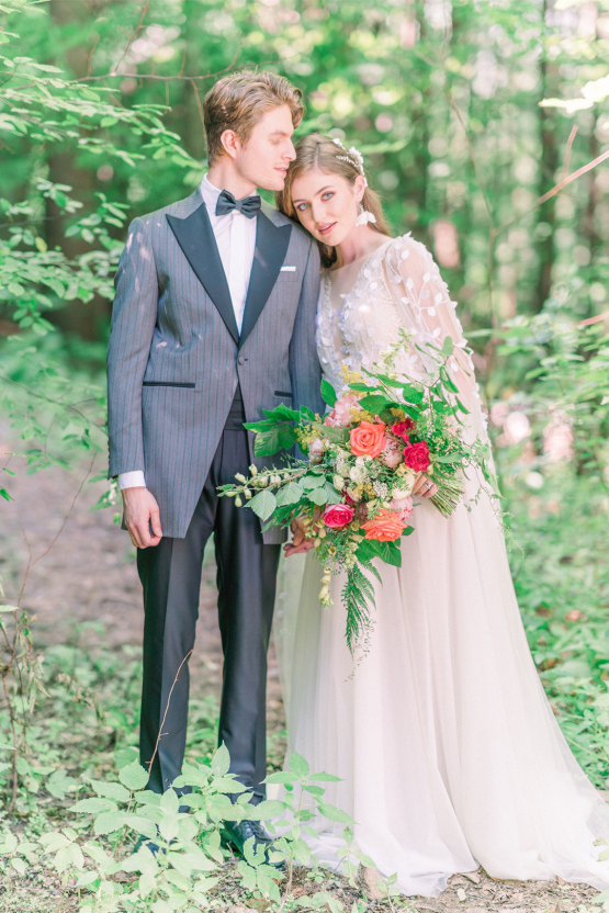 Beautiful and Ethereal Romanian Wedding Inspiration at Tarnita Lake – Ioana Porav Photography 5