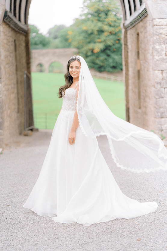Fairytale Royal English Wedding Inspiration at Clearwater Castle – Sara Cooper Photography – Smitten Weddings 21