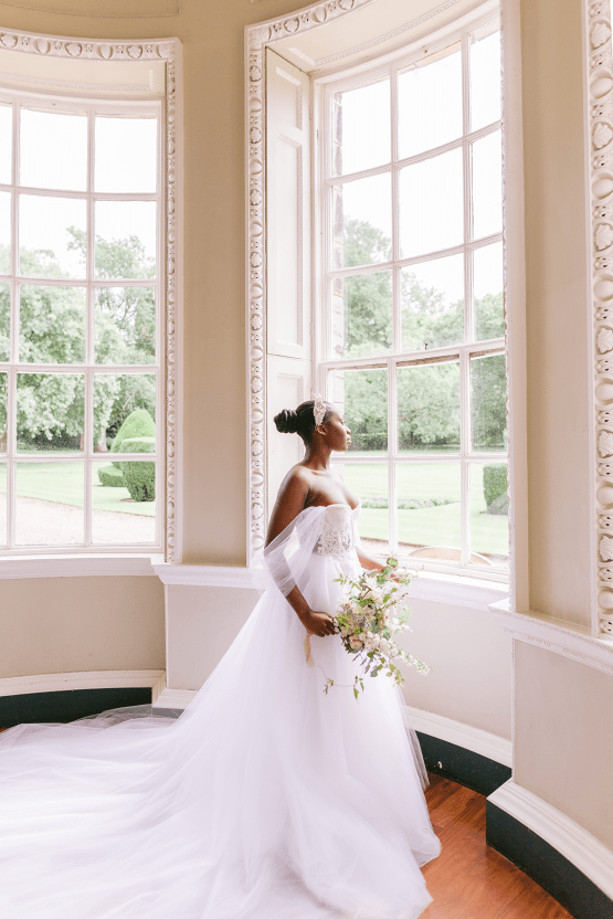 Elegant British Garden Inspired Wedding Ideas at Newburgh Priory – Felisiti Greis – Elsie Love Photography 19
