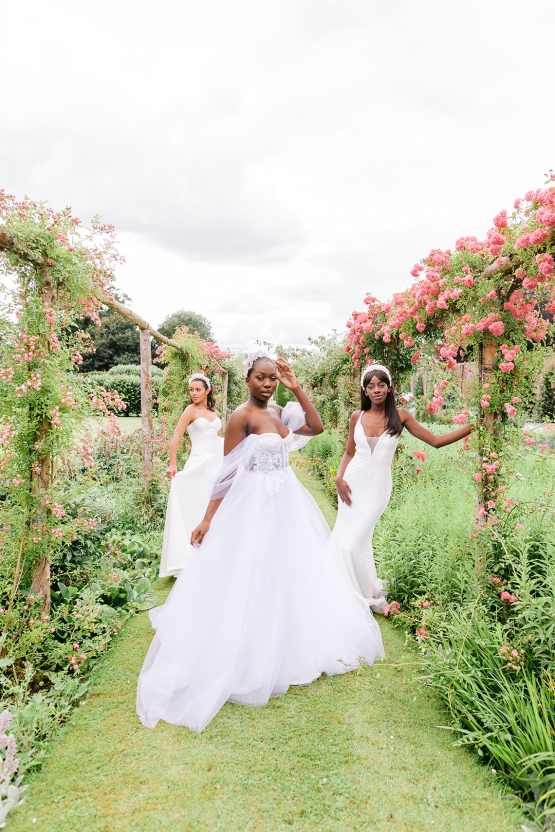 Elegant British Garden Inspired Wedding Ideas at Newburgh Priory – Felisiti Greis – Elsie Love Photography 36