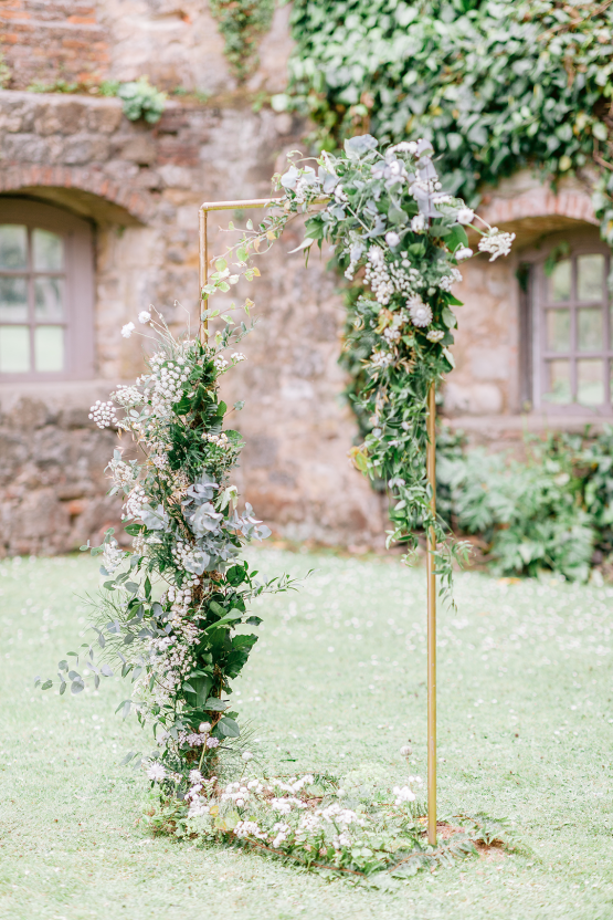 Elegant British Garden Inspired Wedding Ideas at Newburgh Priory – Felisiti Greis – Elsie Love Photography 43