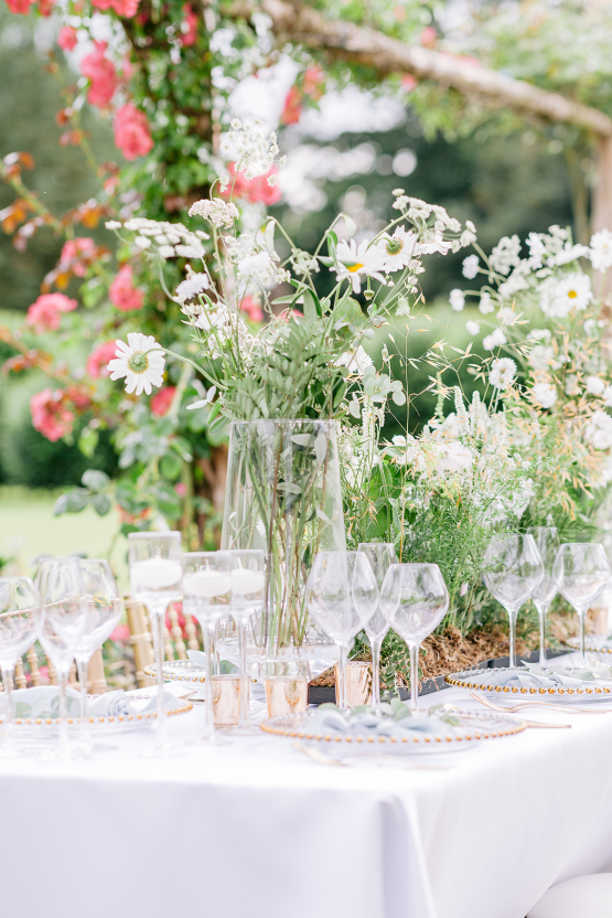 Elegant British Garden Inspired Wedding Ideas at Newburgh Priory – Felisiti Greis – Elsie Love Photography 58