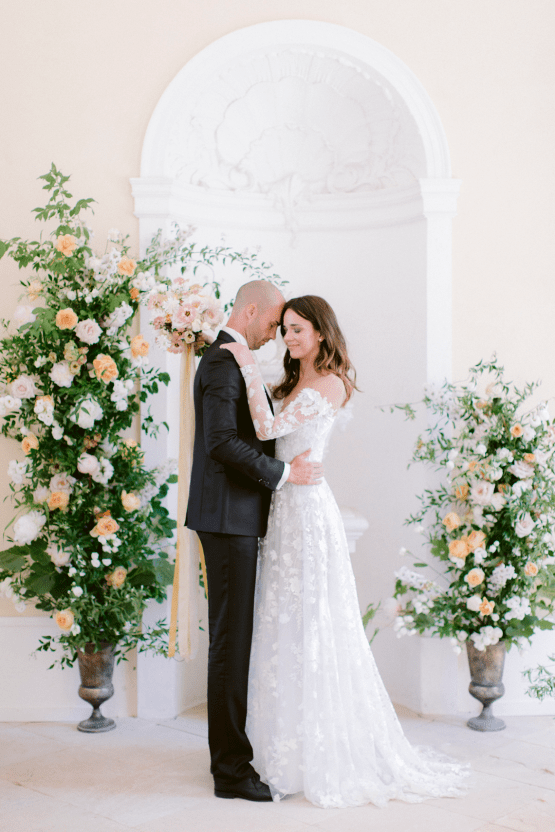 Elegant Blush Wedding Inspiration from a German Baroque Castle – Bonjour Paper – Anja Schneemann Photo 29