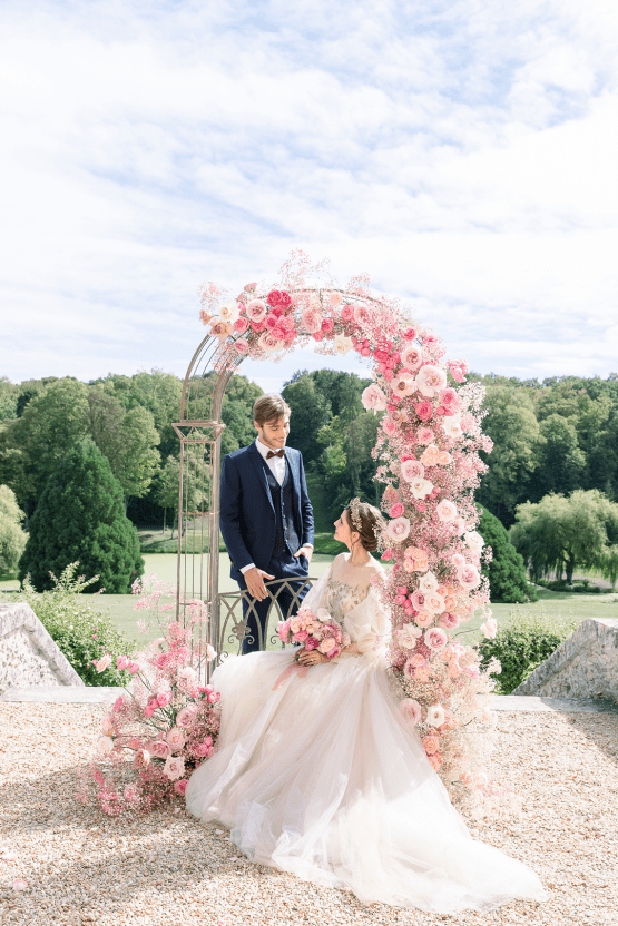 Spring Pink Royal Wedding Inspiration at Chateau de Baronville – Daria Lorman Photography 24
