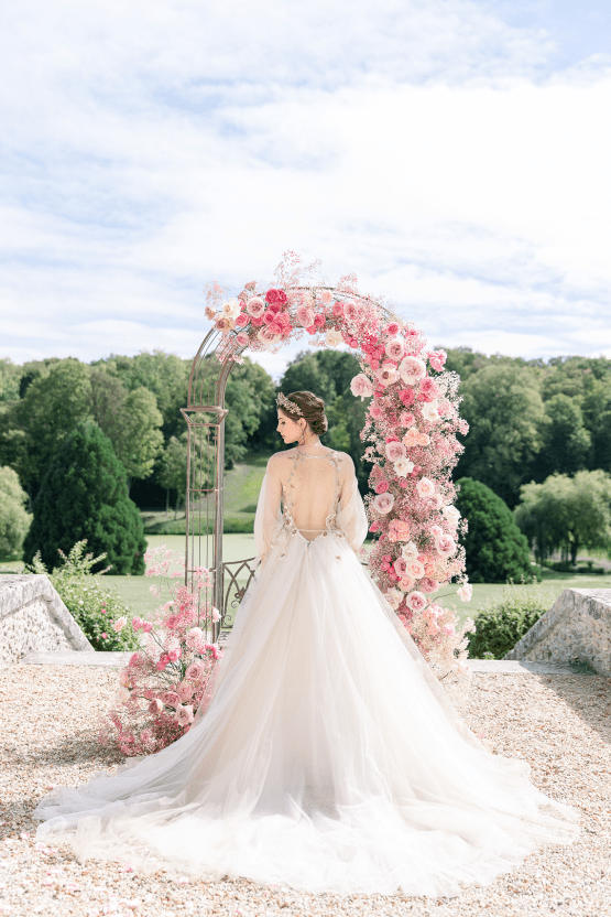 Spring Pink Royal Wedding Inspiration at Chateau de Baronville – Daria Lorman Photography 26