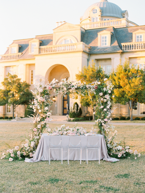 Loire Valley Inspired Wedding Editorial at a Texas Chateau – Erin Wilson Photography – Britt Jones Co 26