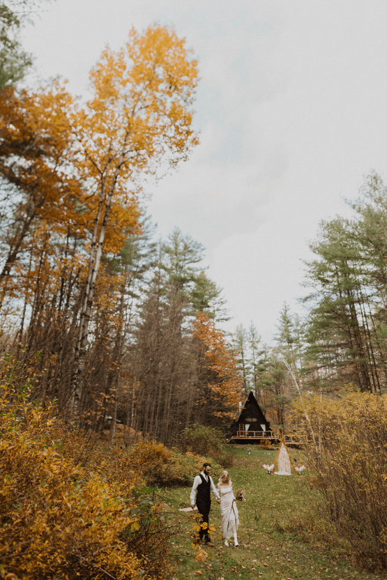 Woodsy Boho Cabin Wedding Inspiration in New Hampshire – Haus of Gravity – Compass Collective 37