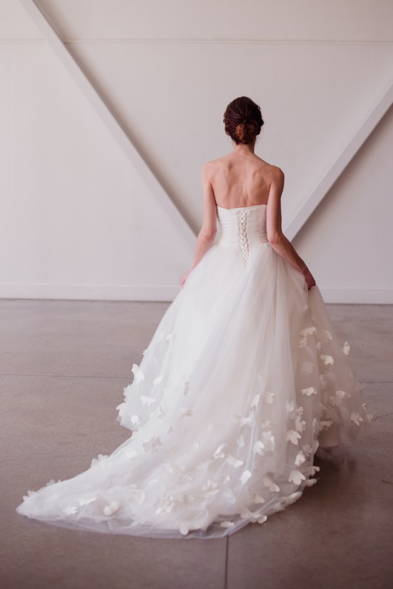 Lyra Vega Vestidos de novia personalizados en línea hasta 1200 - Reflexiones nupciales 42