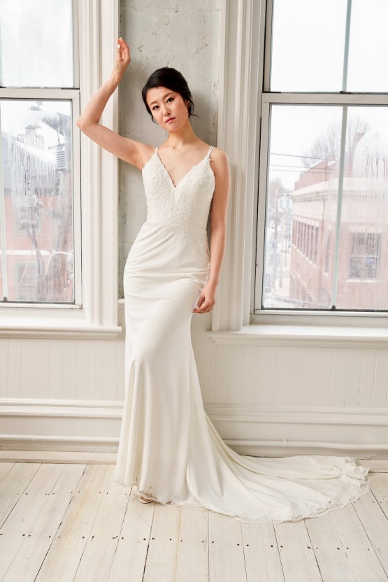 Vestidos de novia en línea personalizados de Lyra Vega hasta 1200 - Reflexiones nupciales 60