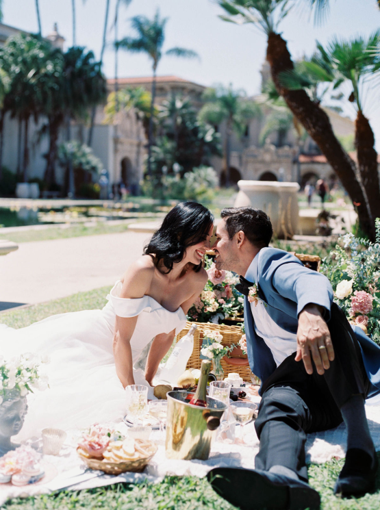 Inspiración para una boda extravagante sureña en Balboa Park en San Diego - iamlatreuo Photo 53