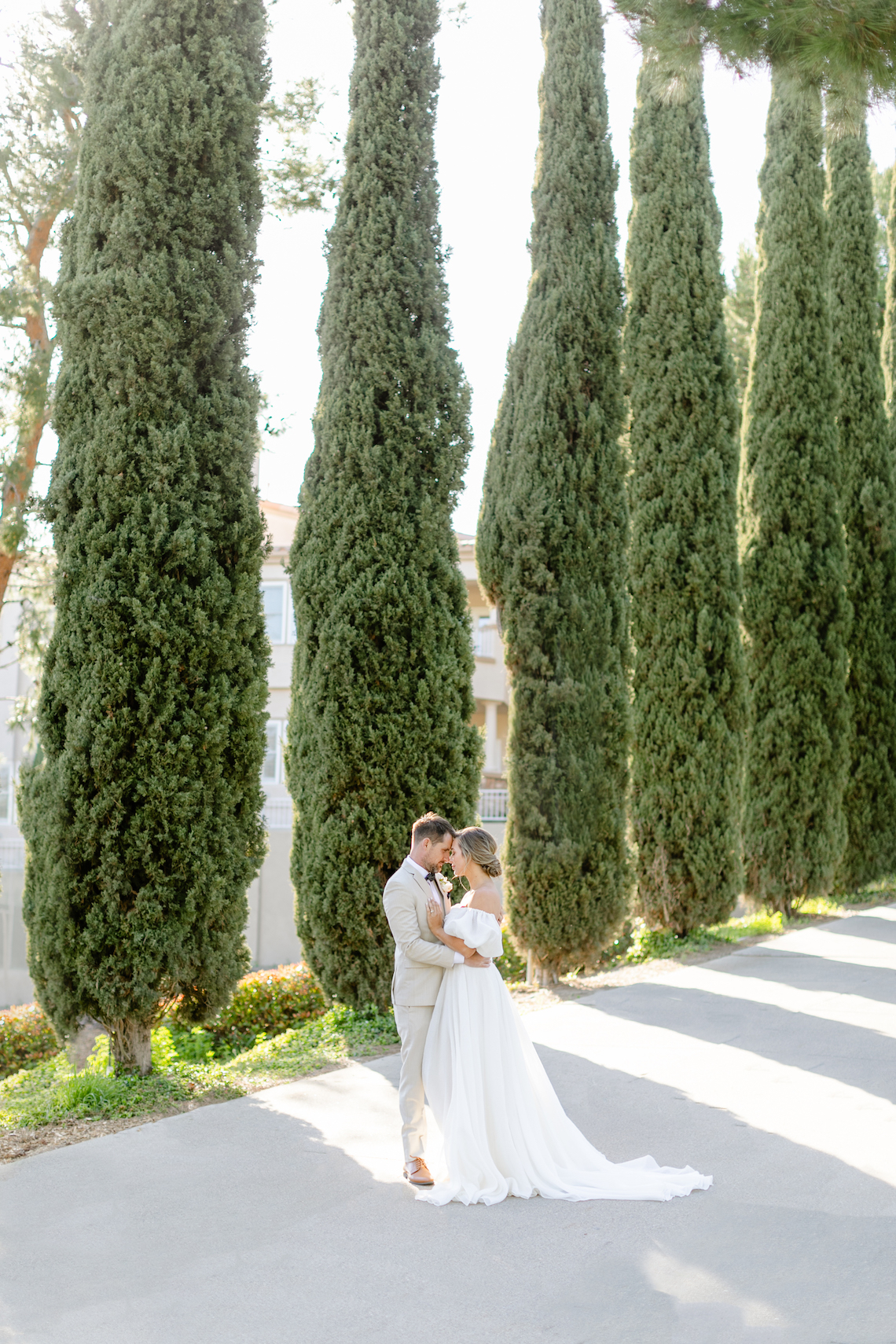 Té de la tarde del jardín inglés Inspiración para bodas - Fotografía de Lorin Kelly - Pajarita y ramo - Reflejos de boda 51