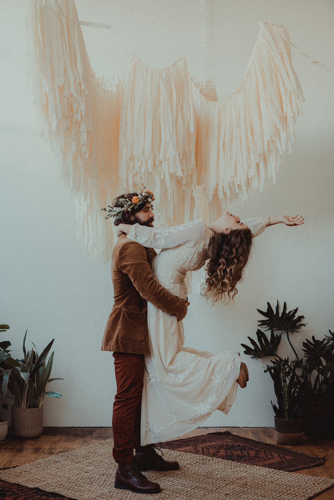 Vintage 1970s Inspired Portland Elopement Inspiration – Anna Caitlin Photography – The Indigo Bride – Bridal Musings 25