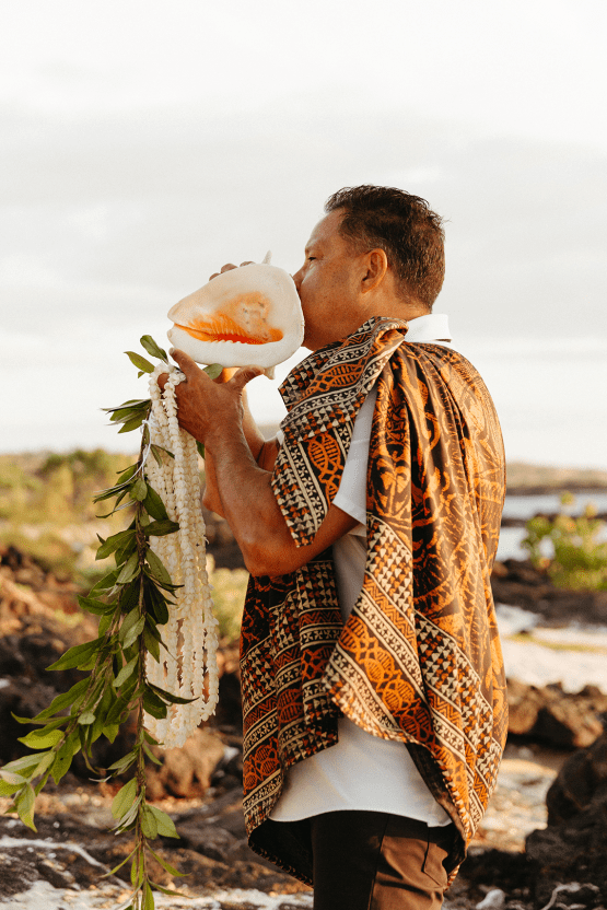 Korean Hawaiian Elopement with a Traditional Ceremony – Alyssa Luzaich Photography – Kukio Beach – Bridal Musings 35