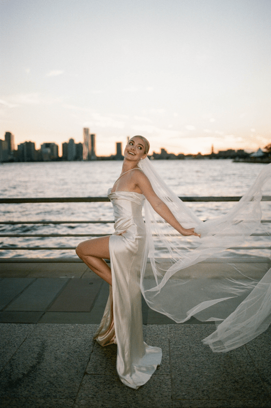 Semana de la moda nupcial de Nueva York 2022 Inspiración - Danielle Determan Duey Photo - Reflexiones nupciales - Grace Loves Lace - Galia Lahav 41
