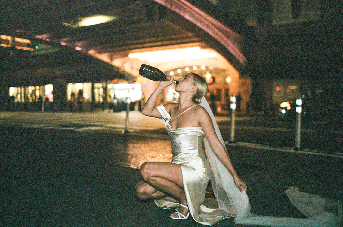 Semana de la moda nupcial de Nueva York 2022 Inspiración - Danielle Determan Duey Photo - Reflexiones nupciales - Grace Loves Lace - Galia Lahav 5