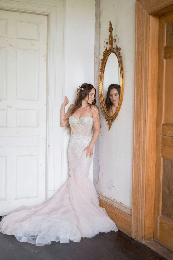 Inspiración romántica de la boda de Willowbank Mansion Toronto - Fotografía de Lisa Vigliotta - Nobl Events - Bridal Musings 21