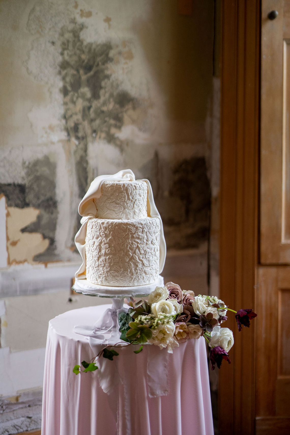 Romantic Willowbank Mansion Toronto Wedding Inspiration – Lisa Vigliotta Photography – Nobl Events – Bridal Musings 33