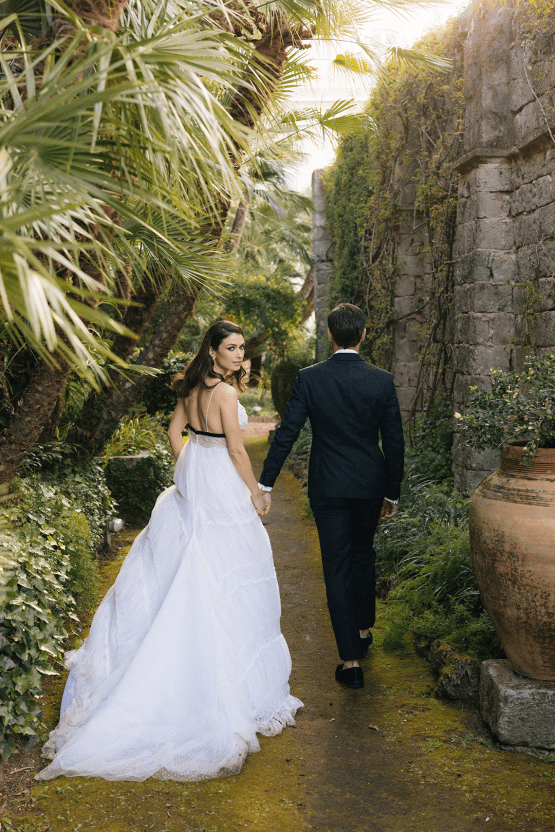 Inspiración para una boda sexy en la costa de Amalfi con un vestido rojo - Villa Astor en Sorrento, Italia - Vangelis Photography 41