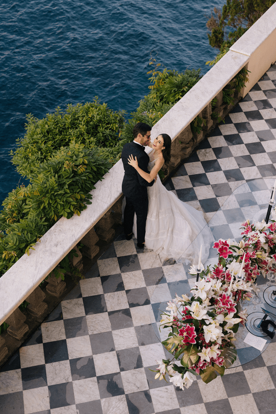 Inspiración para una boda sexy en la costa de Amalfi con un vestido rojo - Villa Astor en Sorrento, Italia - Vangelis Photography 47
