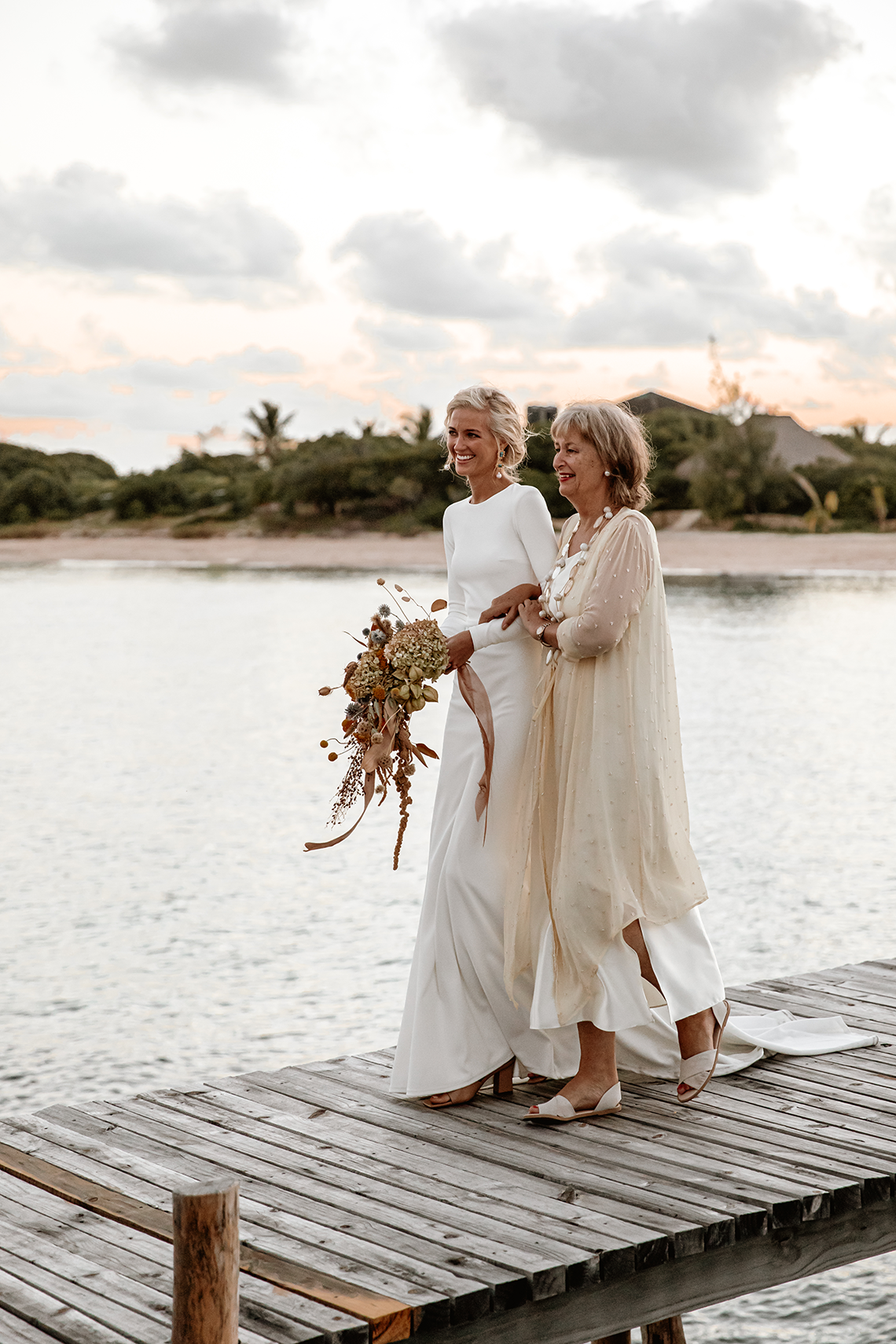 Stunning Mozambique Beach Wedding at Sunrise – Sussurro – Ayeh Photography – Bo and Luca – Bridal Musings 77