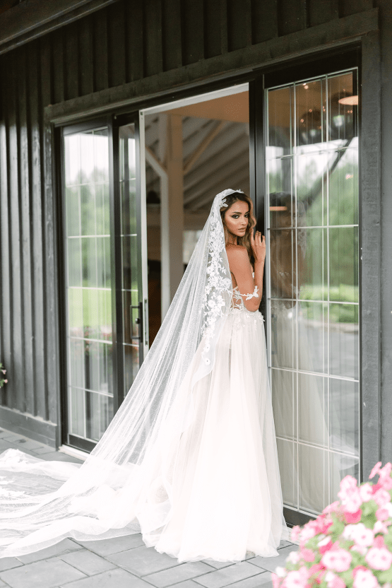Cómo hacer su boda en el granero encantador y lujoso - Jubilee Event Design Co - Braestone Farms - White Lotus Wedding Studio - 33 Reflexiones nupciales