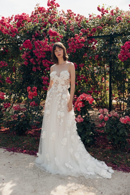 Vestidos de novia románticos inspirados en flores de Daalarna Couture para novias 2022 - Reflejos de boda 17
