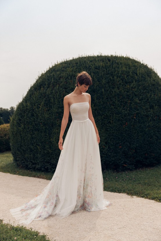 Vestidos de novia románticos inspirados en flores de Daalarna Couture para novias 2022 - Reflejos de boda 39