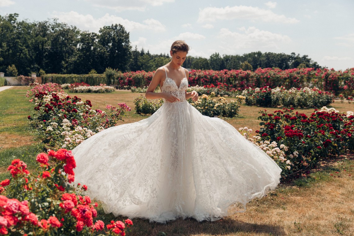 Vestidos de novia románticos inspirados en flores de Daalarna Couture para novias 2022 - 5 reflejos nupciales