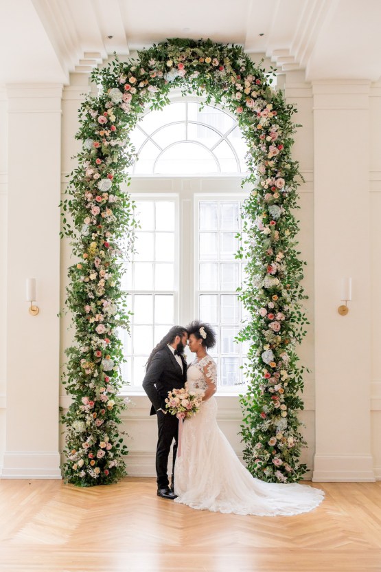 Flor llena de hotel Noelle Interior Inspiración de la boda - Fotografía Krista Joy - Reflexiones nupciales 11