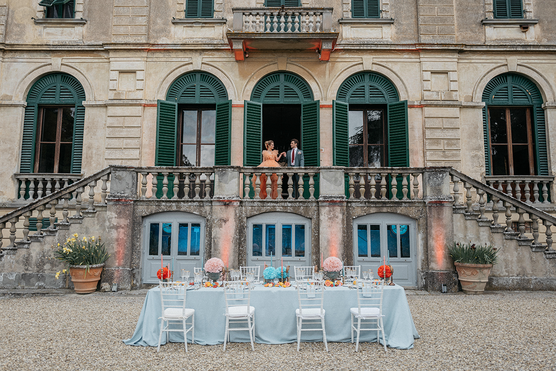 Inspiración para una boda italiana con un vestido de novia de tul melocotón - Editoriale Tenuta Bossi - Santucci Photo - Bridal Reflections 11