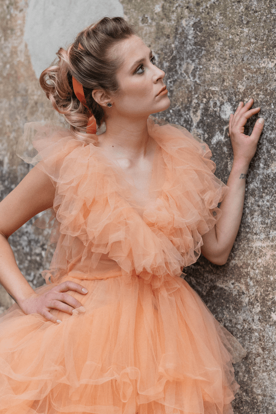 Inspiración para una boda italiana con un vestido de novia de tul melocotón - Editoriale Tenuta Bossi - Santucci Photo - Bridal Reflections 16